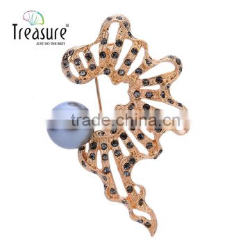 Best price jewelry golden and gun black hollow alloy with big pearl brooch jewelry