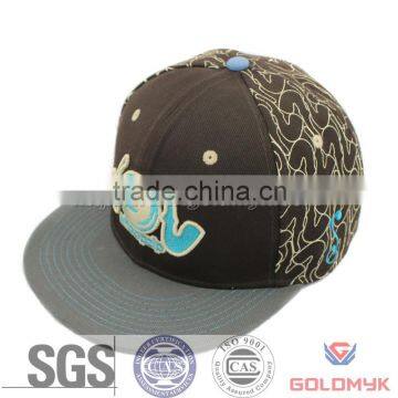 Puff Embroidery Snapback in 100% Acrylic