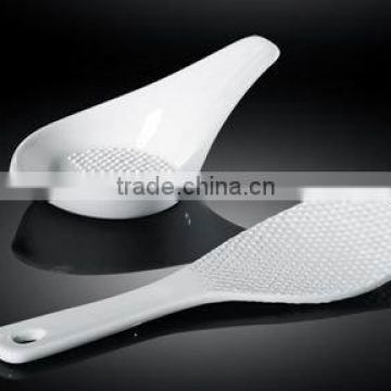 H3848 customized oem white porcelain spoon shape ceramic food mill
