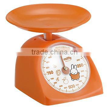 Mechanical kitchen scale with round tray