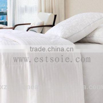 White Soft and Comfortable Natural Silk Quilt