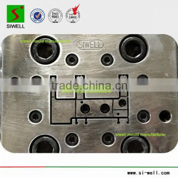 Plastic extrusion mould for window profile