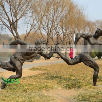 Bronze relay race statue