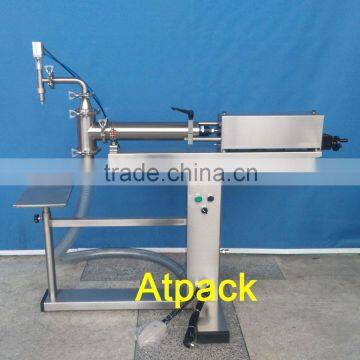 Semi-automatic liquid filling machine standing type