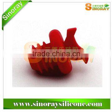 Silicone bottle cap for red wine