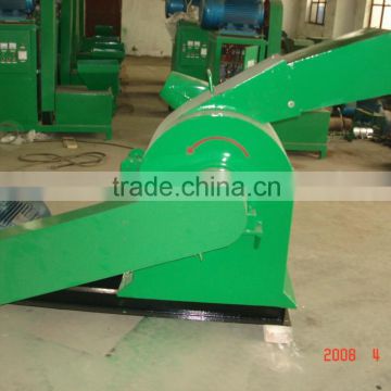 High efficiency wood chip crusher