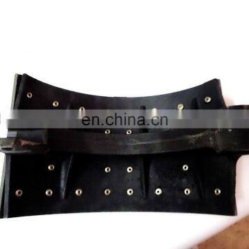 Brake shoes for heavy duty trucks