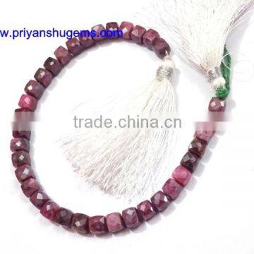 Ruby hand 6-15 mm surface box shape, 8 "chain length 100% natural gem