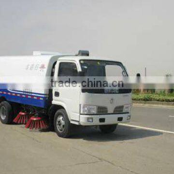 Dongfeng 4x2 road sweeper truck