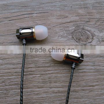 3.5mm Metal Manufacturing Triangle Shape Earbuds