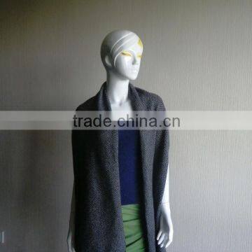 Knitted 100% cashmere shawl