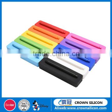 High quality silicone rubber color pencil case with office&school supplies