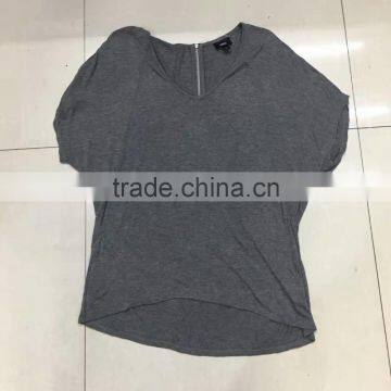 Factory closeout women branded v-neck zipper casual t-shirt