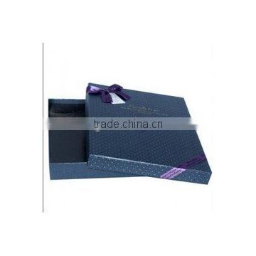 Black matte varnishing t-shirt/clothings/apparel paper packaging box with customized design