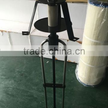 rotating cleaning wings for dust filter cartridge
