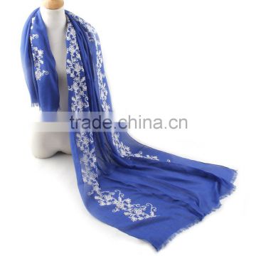 Charm Elegant Flower Embroideried Cotton Hijab Scarf Women