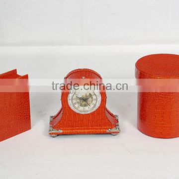Simple red crocodile circular cap storage box