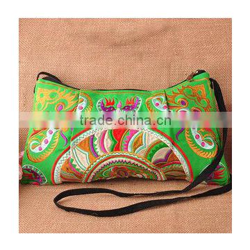 China hotsell messenger bag canvas embroidery bag for lady