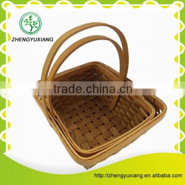 Decorative basket for gift wrapping service