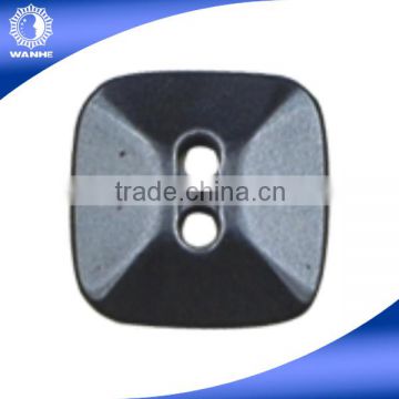 High precision tow hole-type plastic alphabet buttons