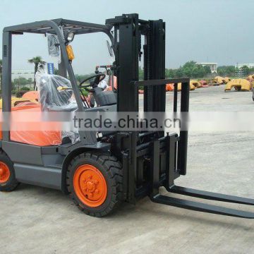 2-3.5ton Diesel forklift truck (color can been changed)