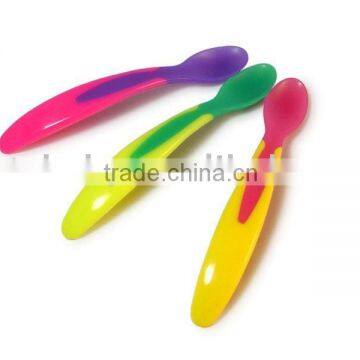 High Quality baby temperature colored changing plastic heat sensitive spoon