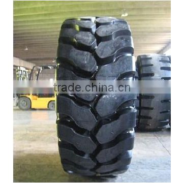 35/65r33 tire with long-lasting tread life
