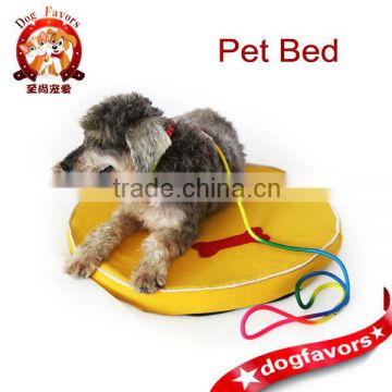 2014 hot new Crazy bone pad footprints Park outdoor rattan dog bed wholesale