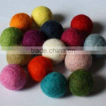 Felt ball size 2 cm