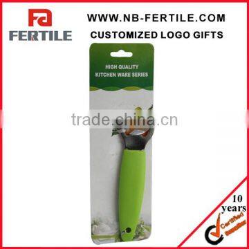 ZJY104243Green bottle opener with carbon steel