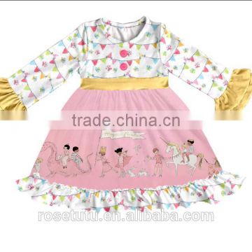 Printed with a beautiful pattern with the girl's dream of the same beautiful and generous cotton princess Christmas dress
