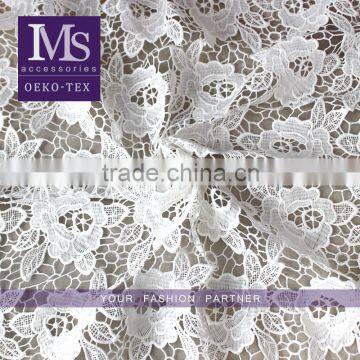 2016 fancy white Rose flower embroidered polyester lace fabric for dress & garment