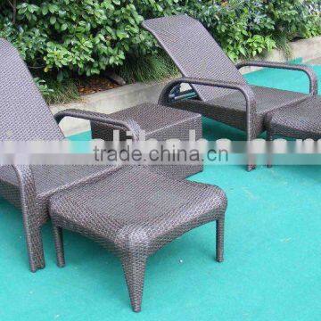 Rattan sunbed