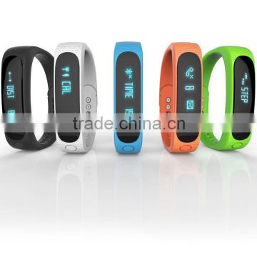 Sport bluetooth bracelet smart watch With Bluetooth Self Photo Function Activity