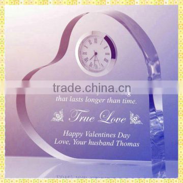 Handmade Unique Exquisite Clear Crystal Heart Engraved Clocks For New Year Business Gifts Souvenirs