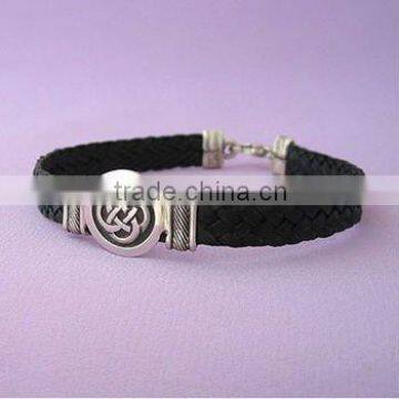 Logo engraved leather bracelets for men