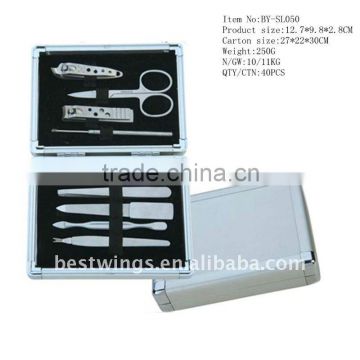 High Quality Uniqe Manicure Kits in Aluminium Case