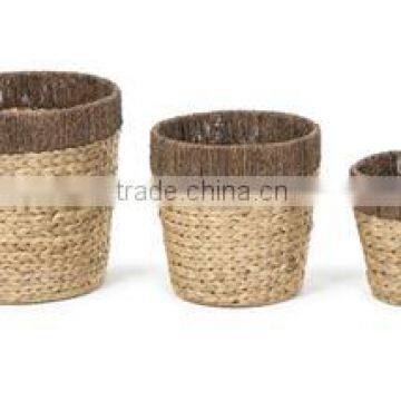 Wicker laundry basket