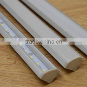 Hot Sale Triangle IP40 1500cm Length 25W Led Corner Linear Light