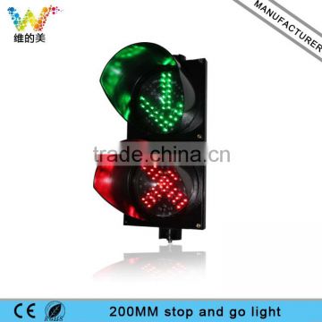 Shenzhen LED Lighting Factory 200mm Carriageway Red Cross Green Arrow Stop and Go Traffic Light