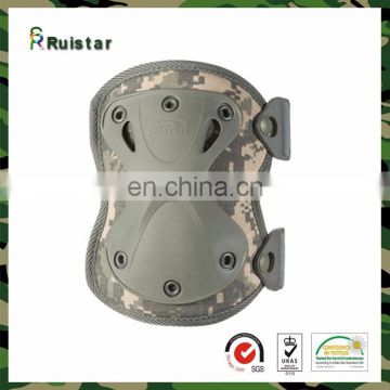 Customized knee pad for motorcycle