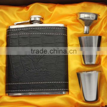 Hip Flask Gift Set, 7-Ounce flask with sleeve with 2pc shot glass+1pc funnel