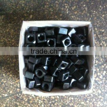 M19 D80A-8 Square trak nut 1S1860