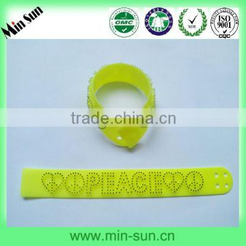 new products cheap custom silicone bracelet 2013