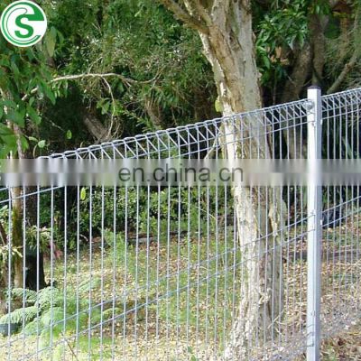 Long time outdoor used hot dipped galvanized roll top BRC fencing for school