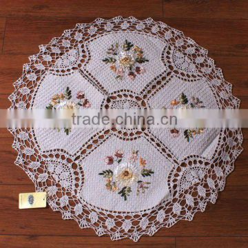 table cloth with machine embroideries made in China