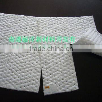 Oil absorbent mats