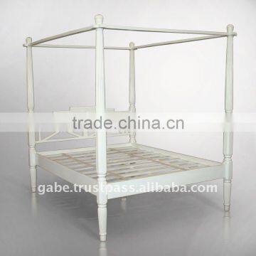 COLONIAL POSTER BED