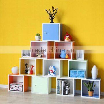 TREE SHAPED BOOKSHELF