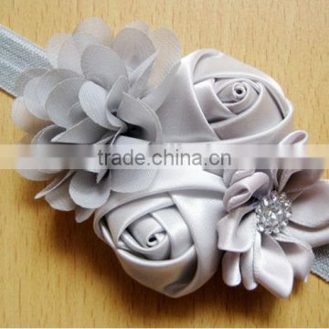 Full of beatiful things in the rhinestone hair band for baby